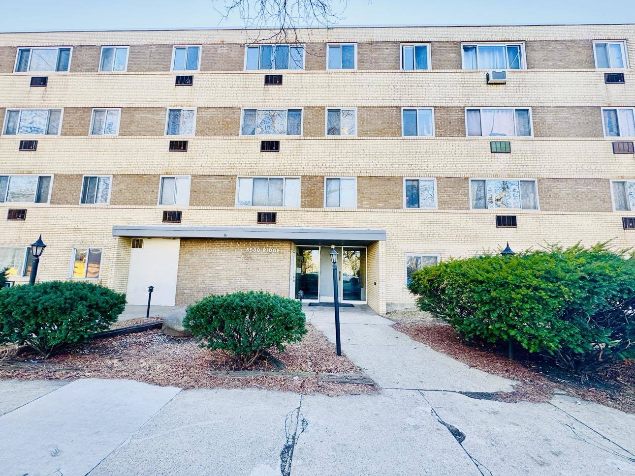 6500 N Ridge Boulevard 4d Property Photo