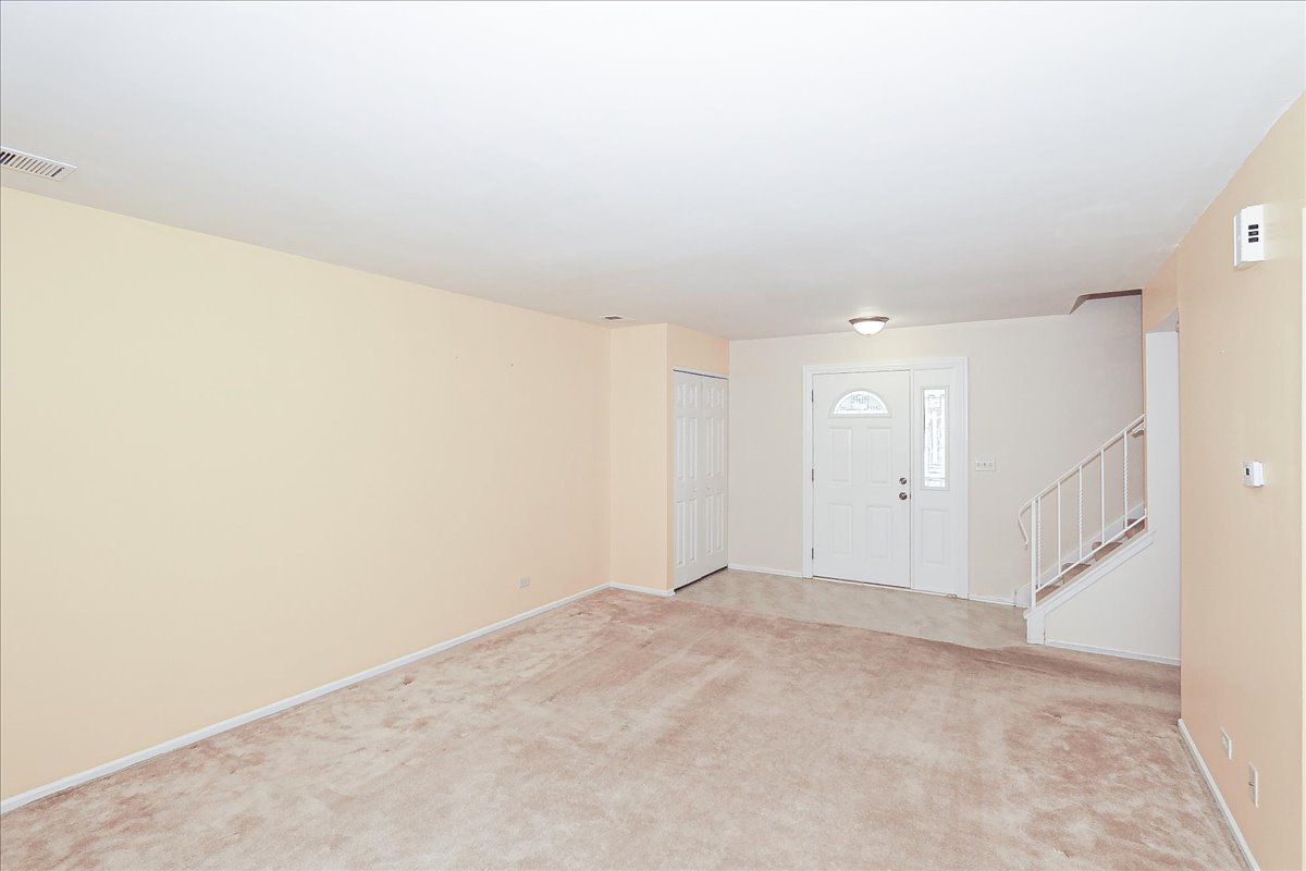 4946 Somerton Dr Property Photo 4