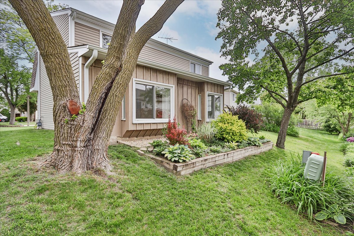 4946 Somerton Dr Property Photo 29