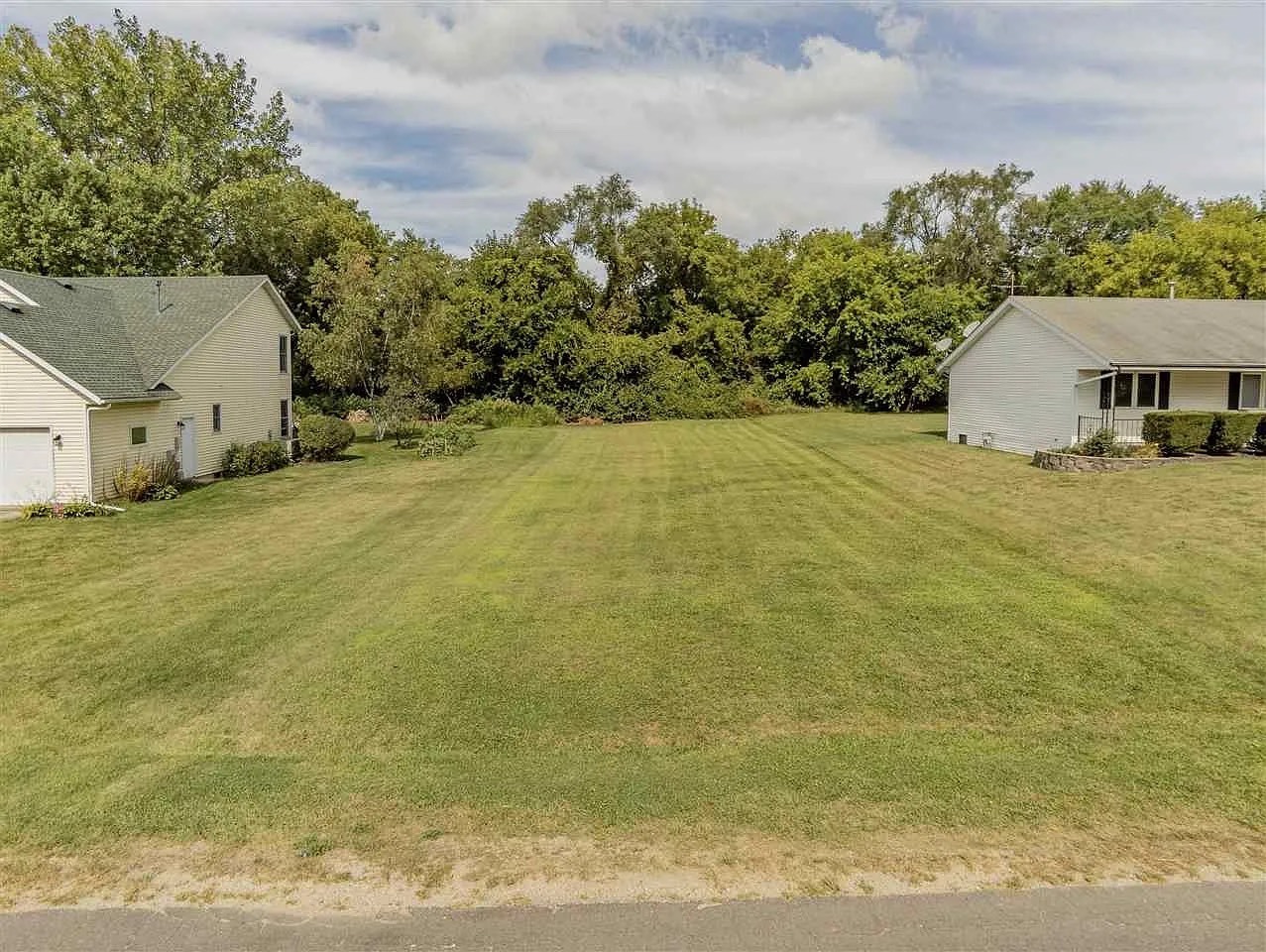 112 Staffordshire Drive Property Photo