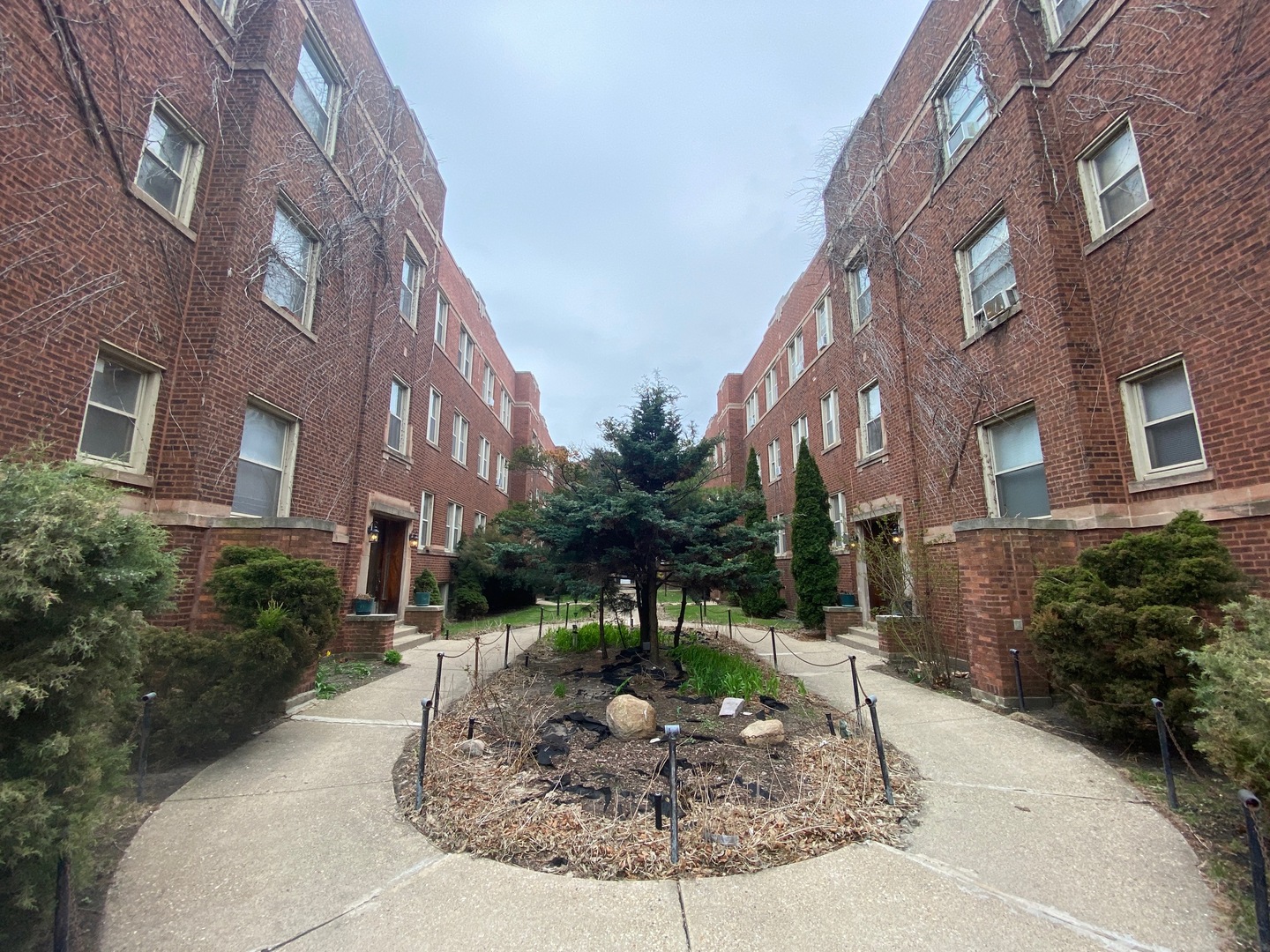 1345 1/2 W Touhy Avenue 1e Property Photo