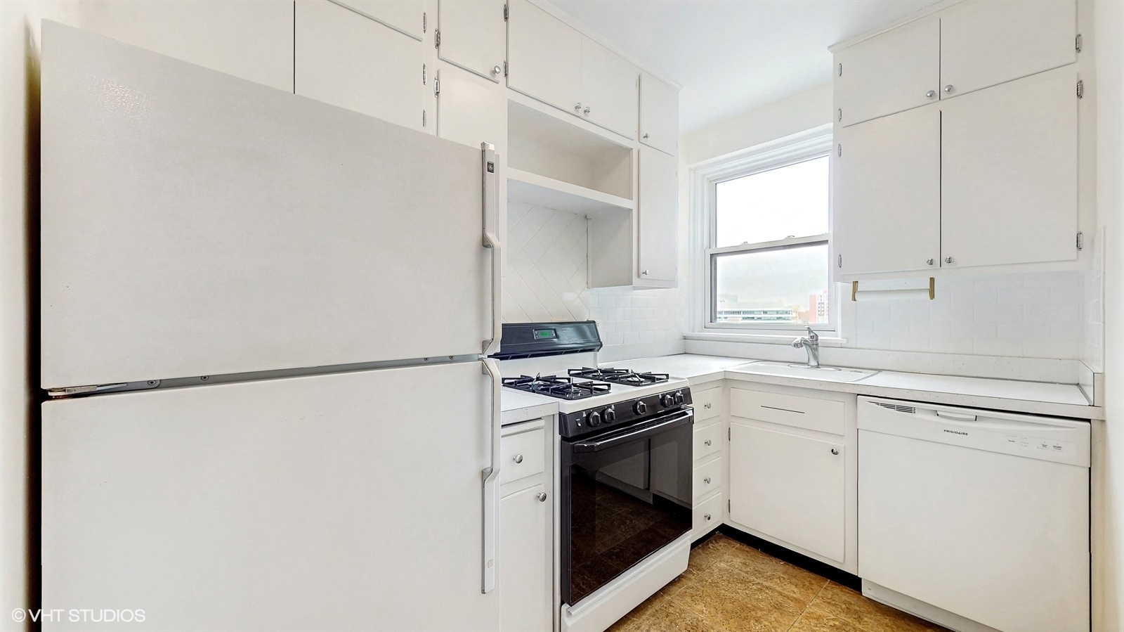 1585 Ridge Avenue 706 Property Photo 12