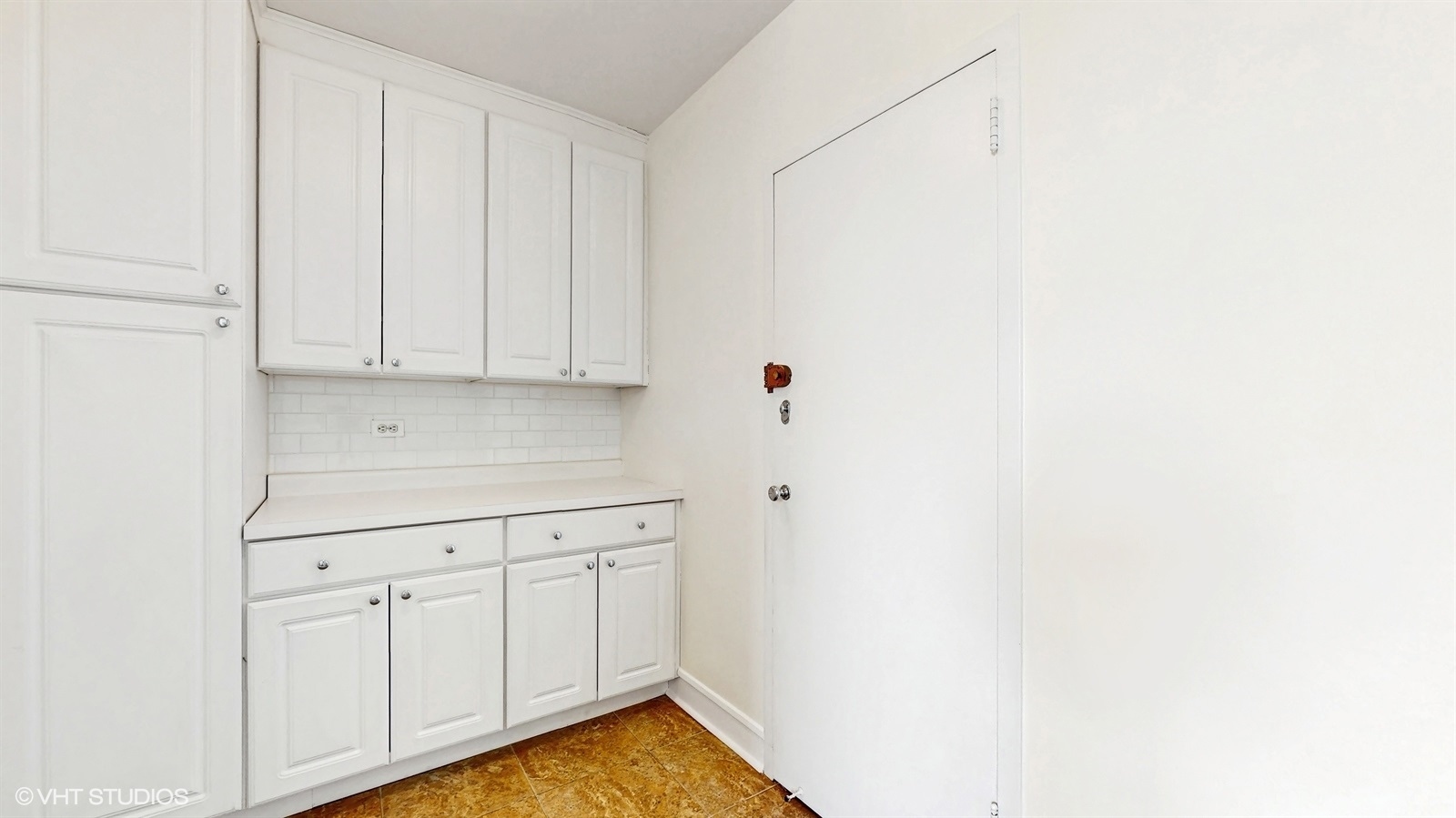 1585 Ridge Avenue 706 Property Photo 14