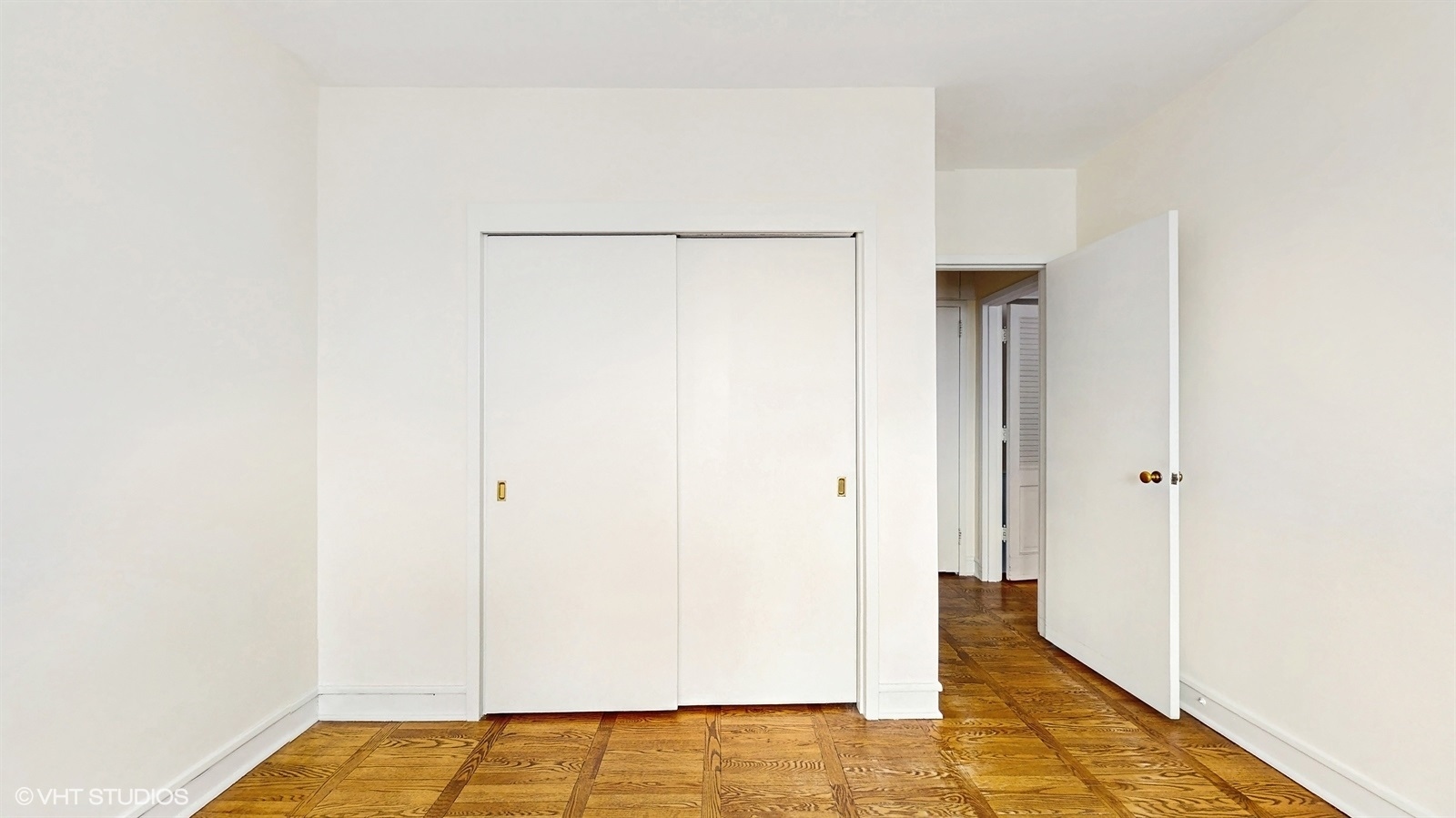 1585 Ridge Avenue 706 Property Photo 22