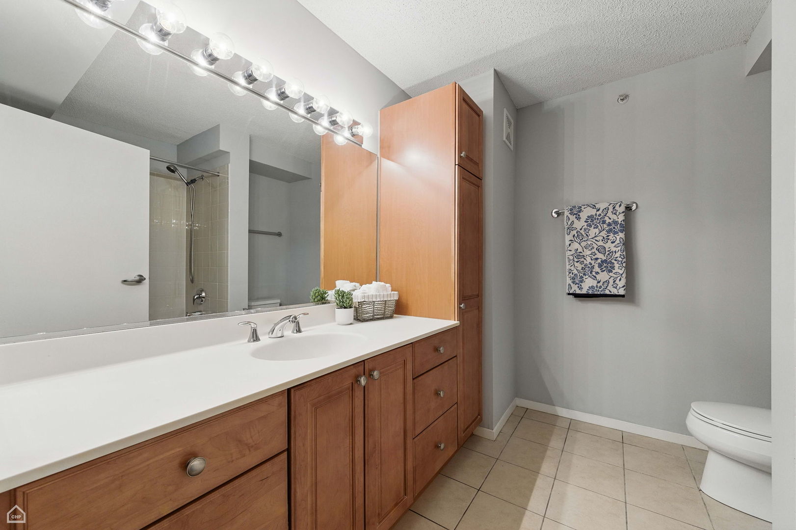 9715 Woods Drive 805 Property Photo 26