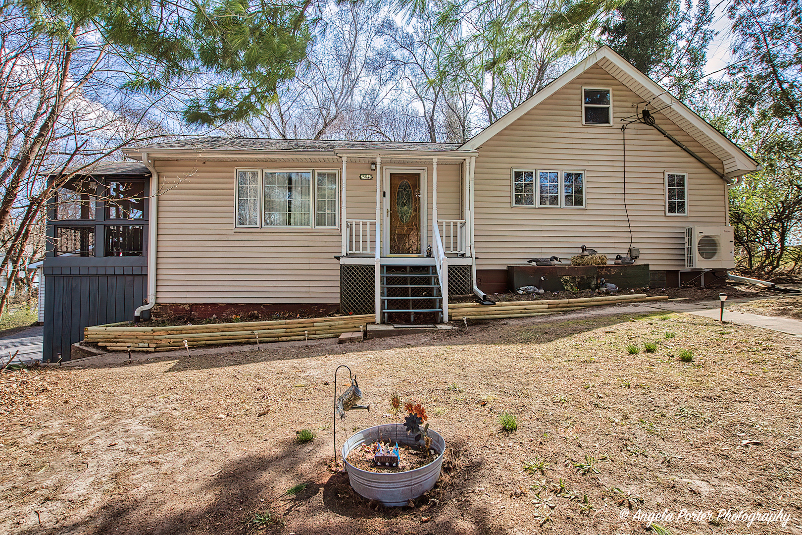 25643 W Woodlawn Avenue Property Photo
