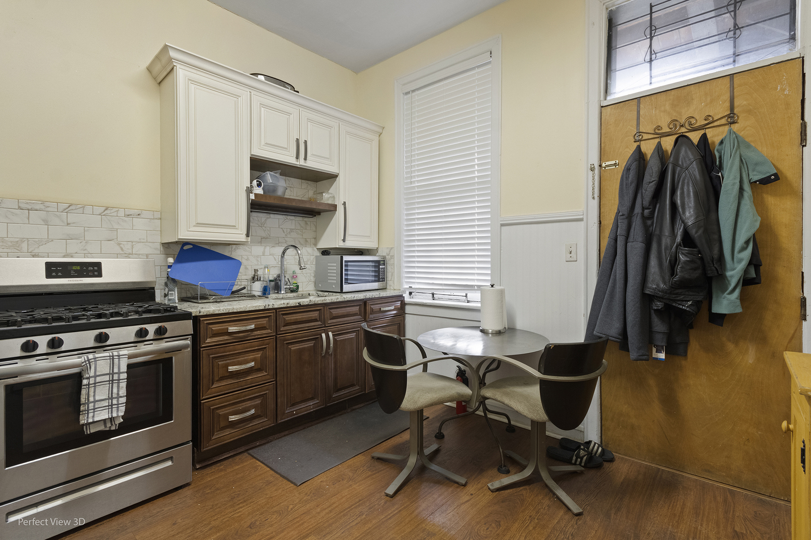 1633 W North Avenue Property Photo 7