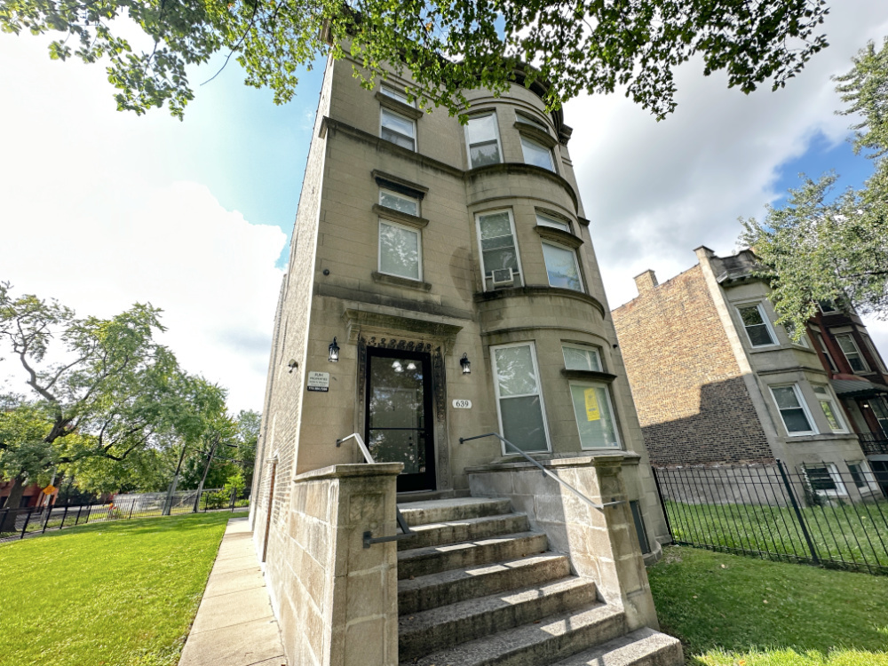 639 W Garfield Boulevard 2 Property Photo