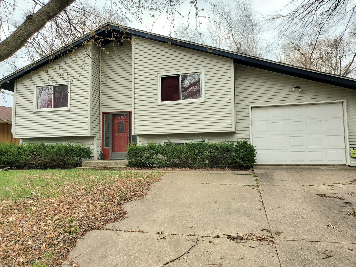 614 Woodridge Drive Property Photo