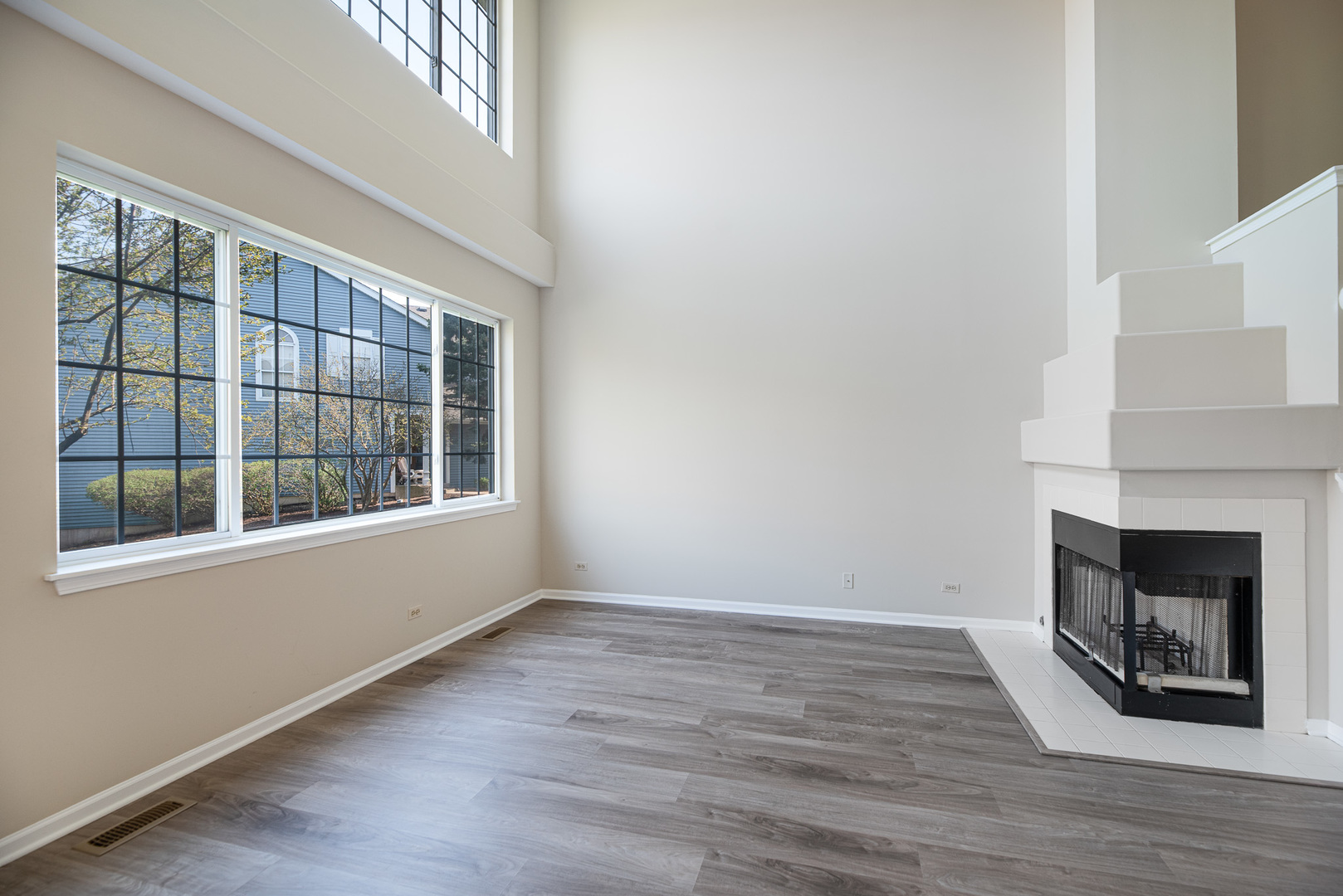 5464 Mayflower Junction Property Photo 6