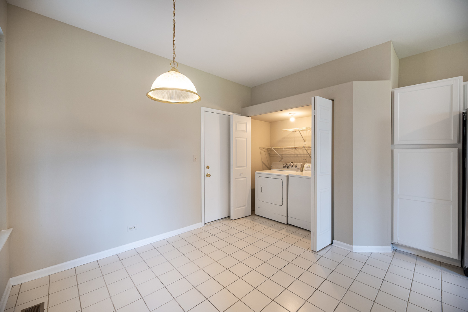 5464 Mayflower Junction Property Photo 12