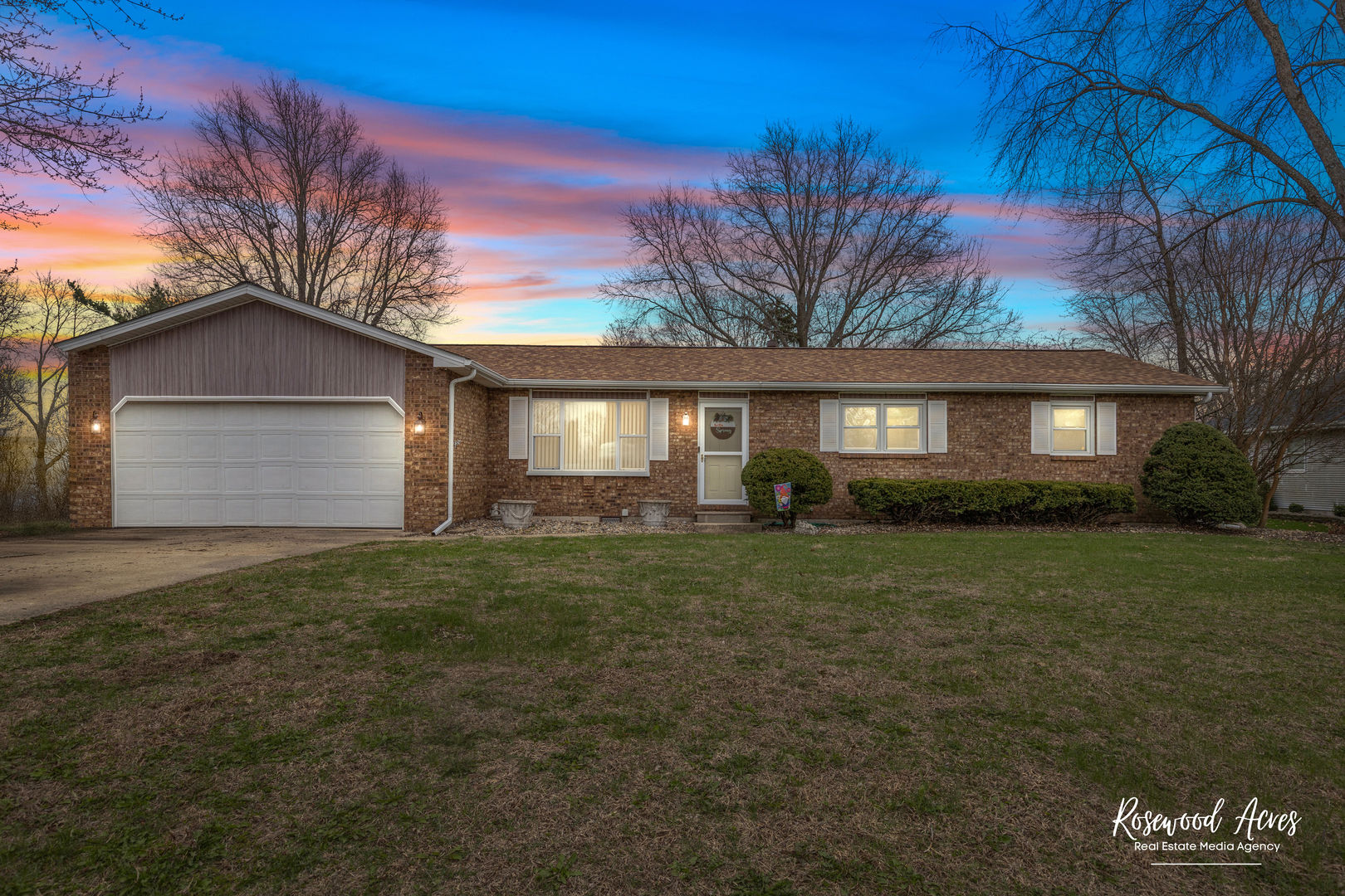 1101 N Hedge Avenue Property Photo