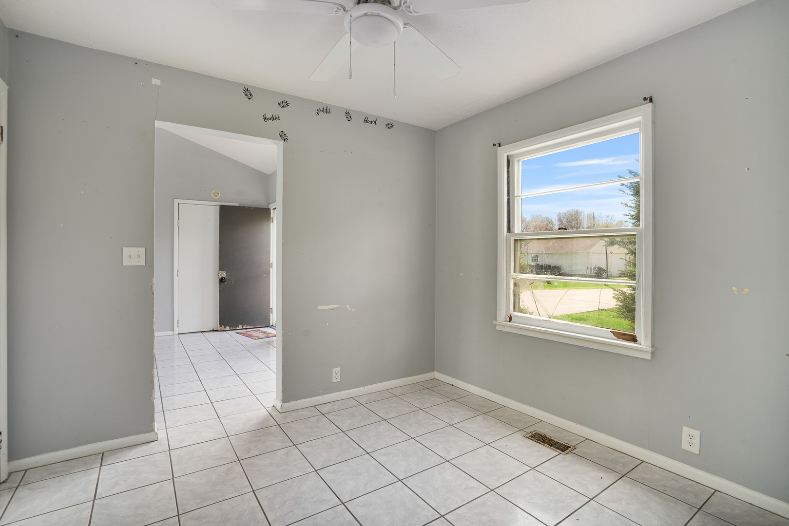 2697 River Road Property Photo 11