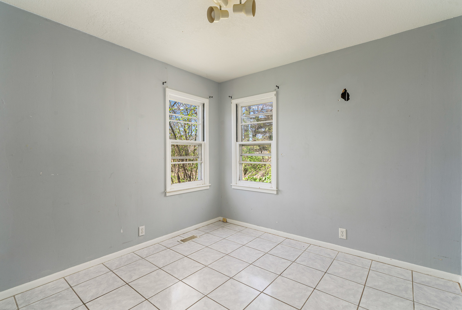 2697 River Road Property Photo 18