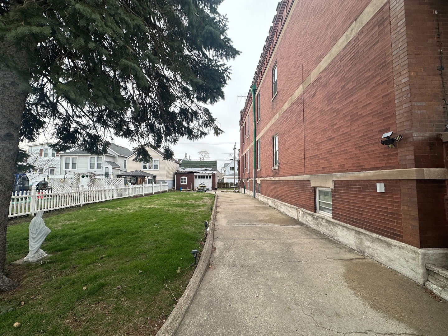 13402 S Buffalo Avenue Property Photo 9