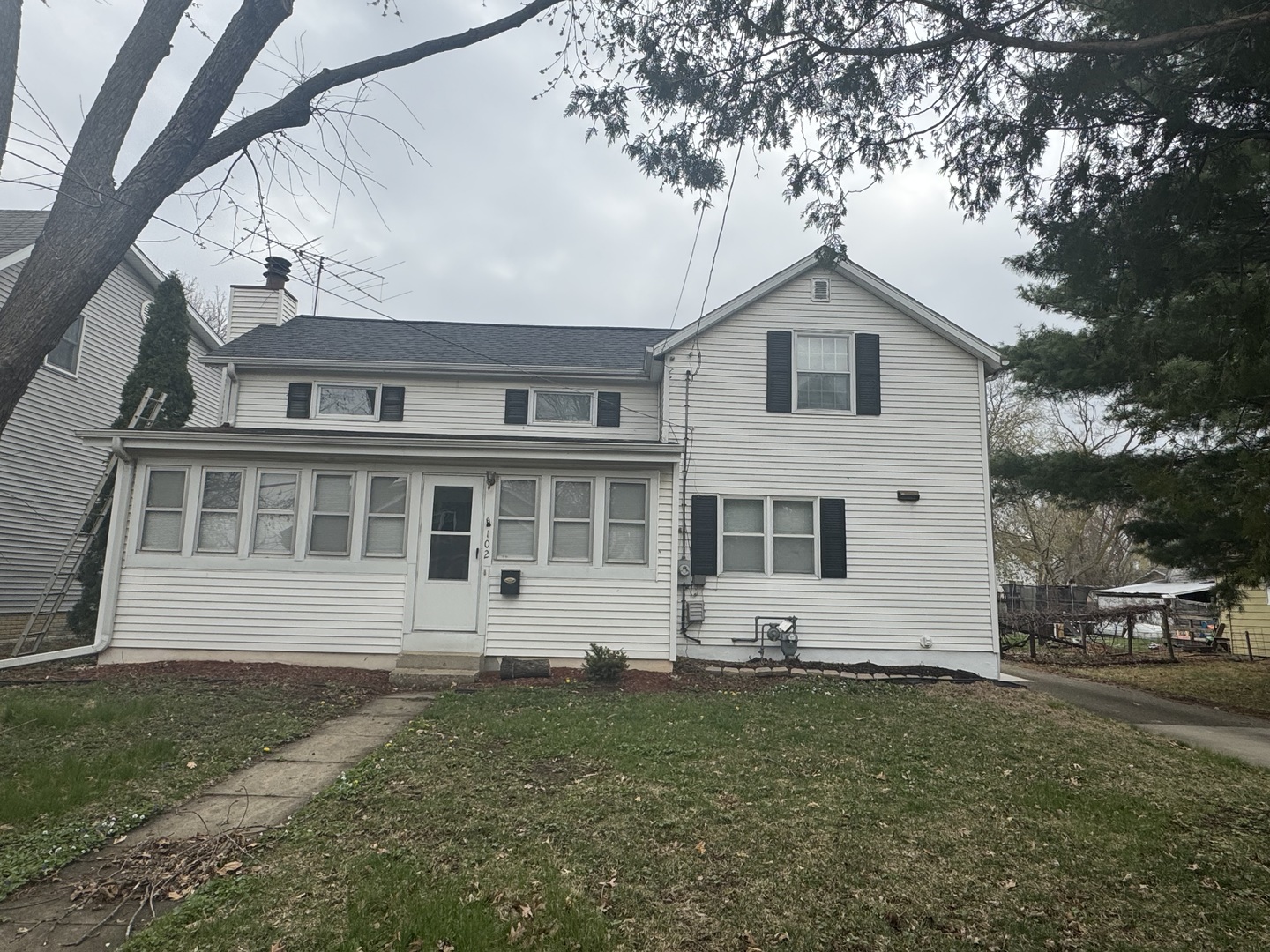 102 E Winfield Street Property Photo