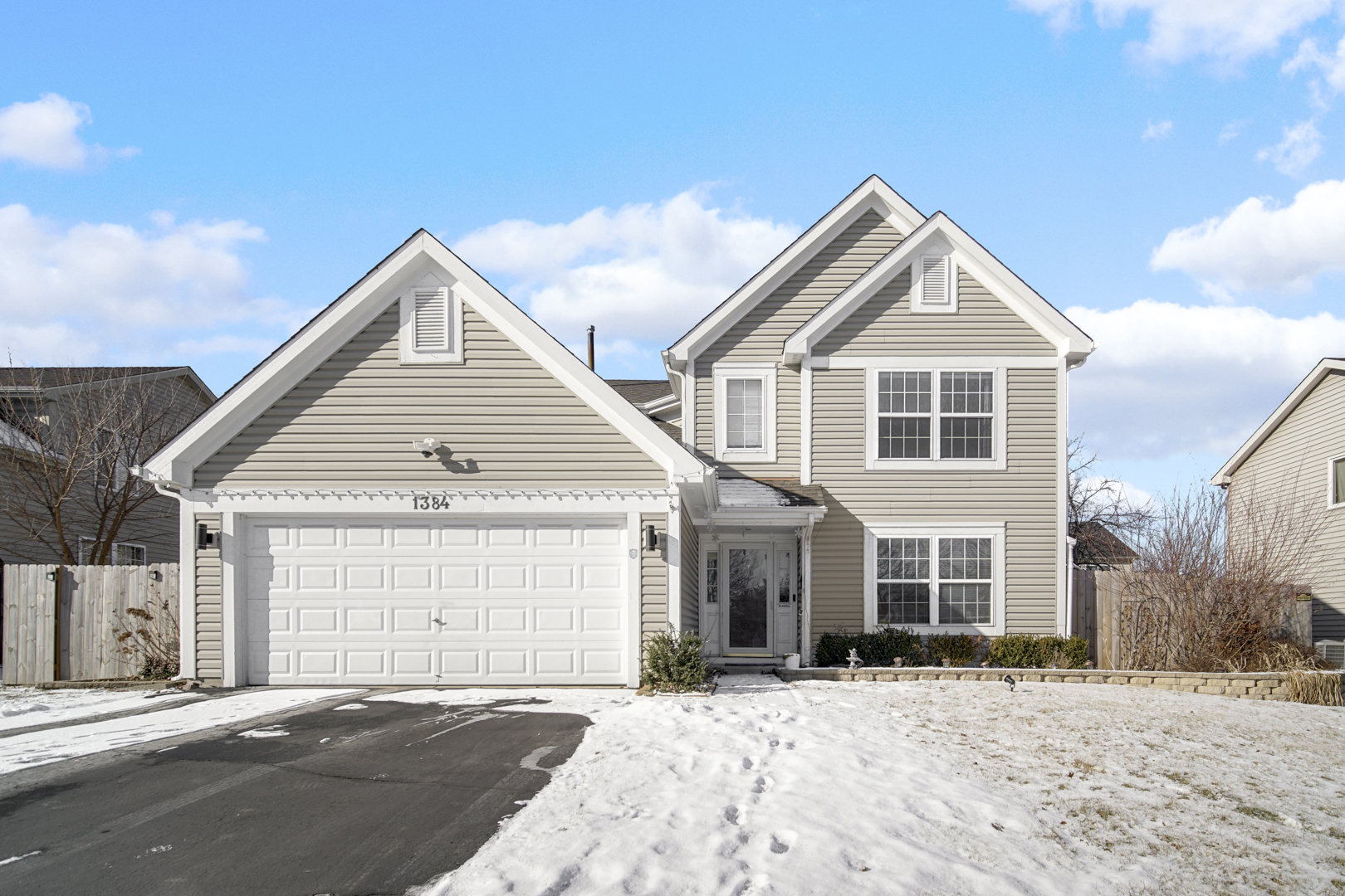 1384 Roxbury Drive Property Photo