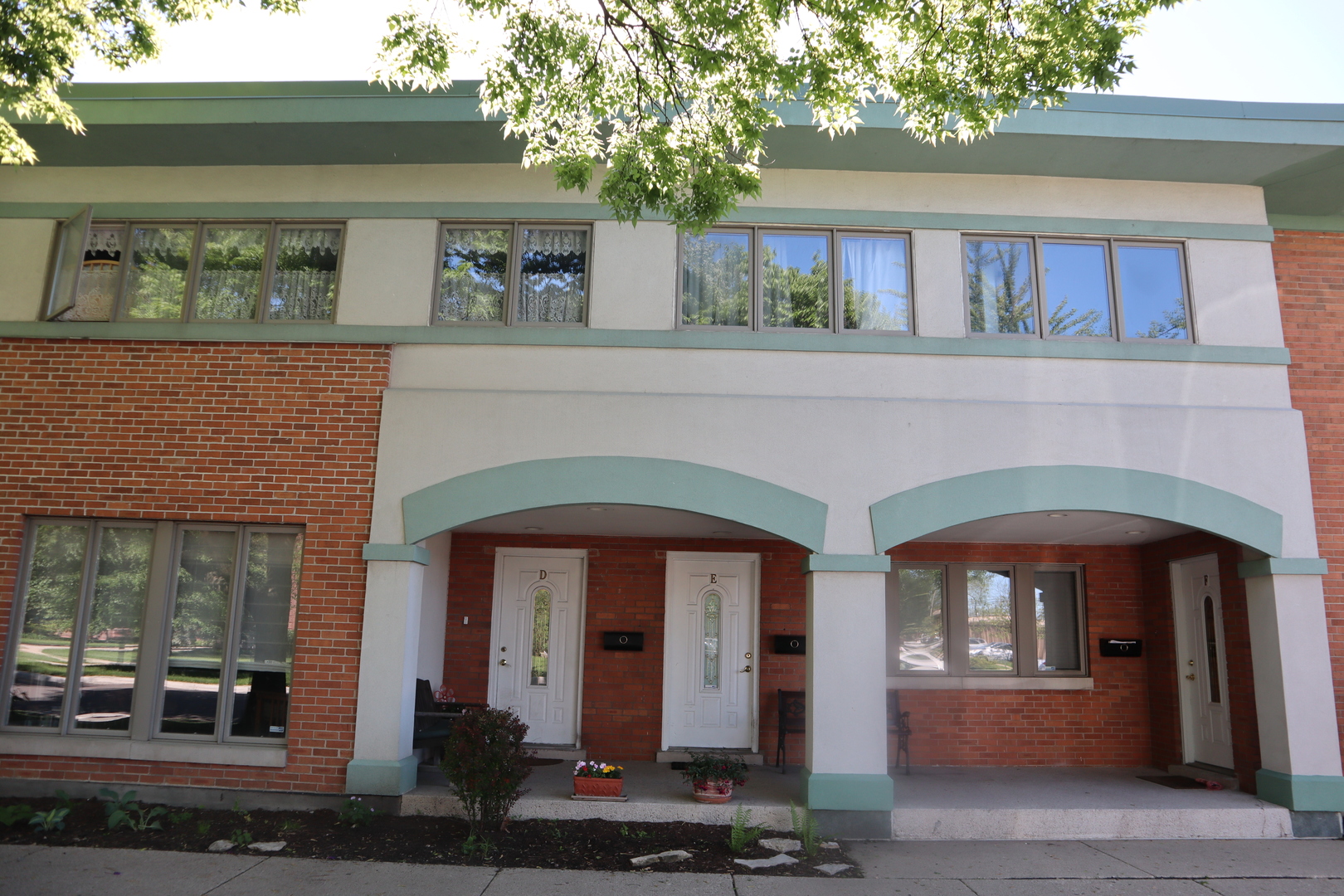 601 South Boulevard E Property Photo