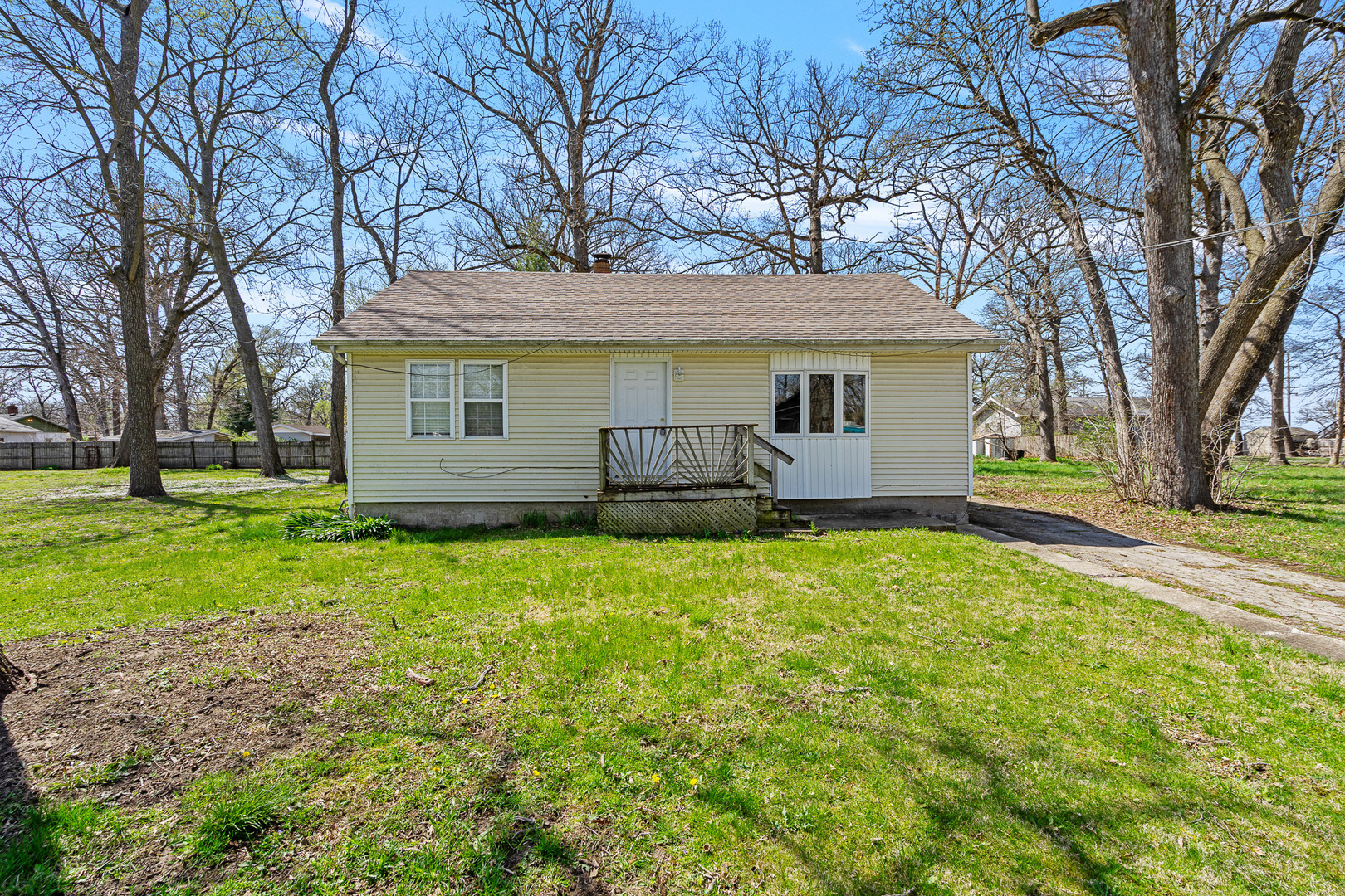 68 S Laurel Road Property Photo