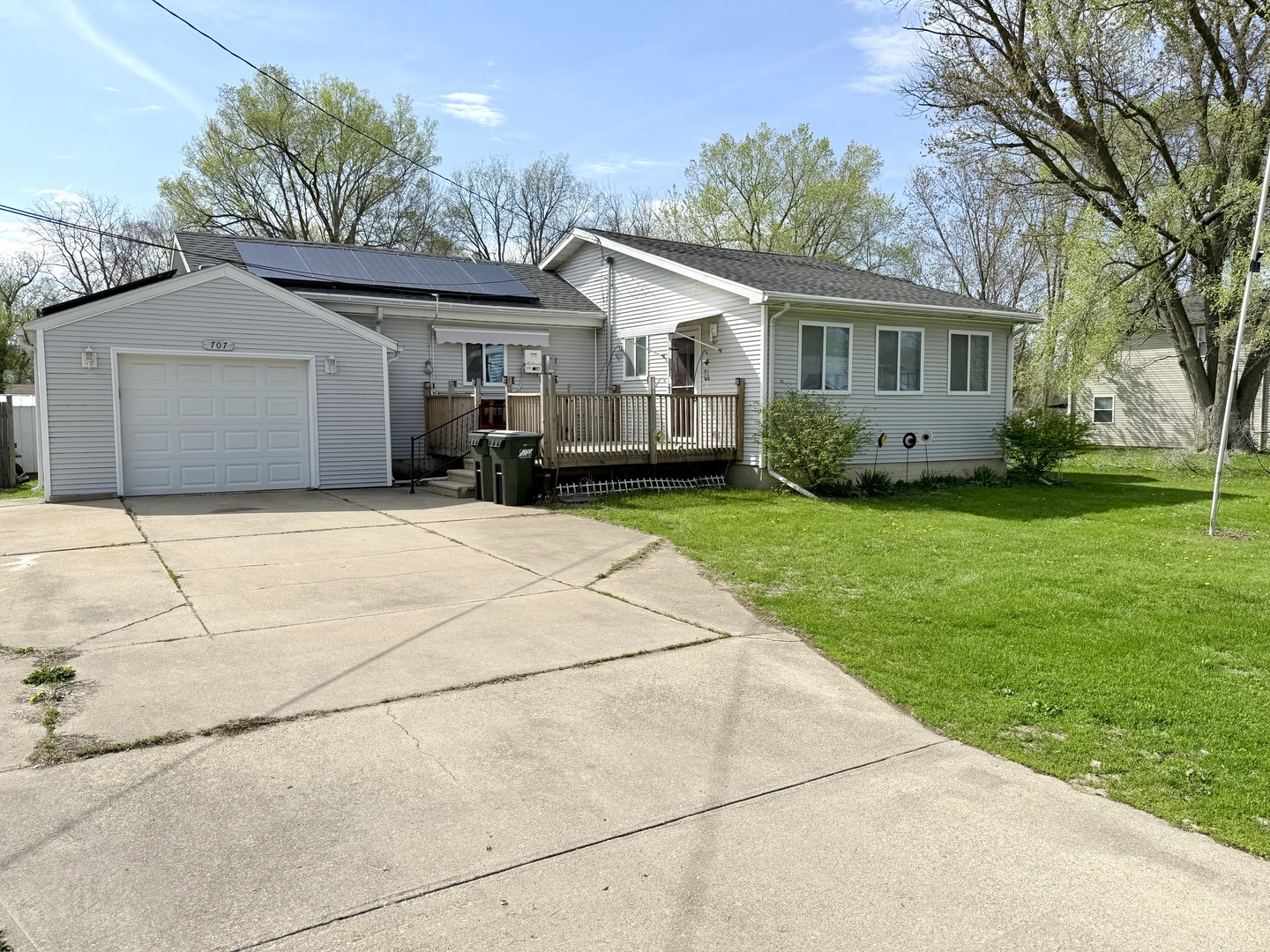 707 Dillon Avenue Property Photo