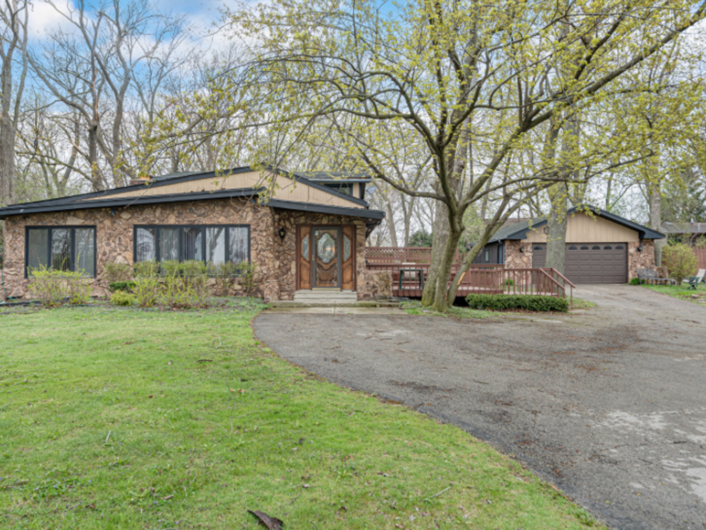 8738 W 103rd Street Property Photo