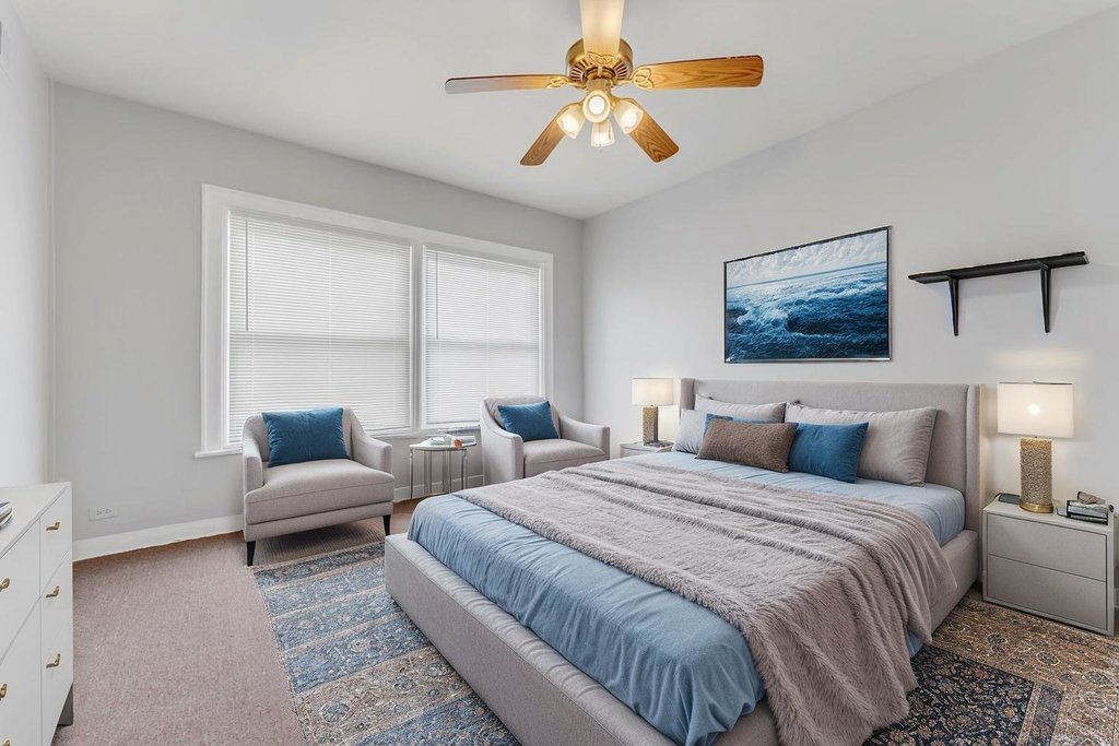 8012 S Essex Avenue 3s Property Photo 3