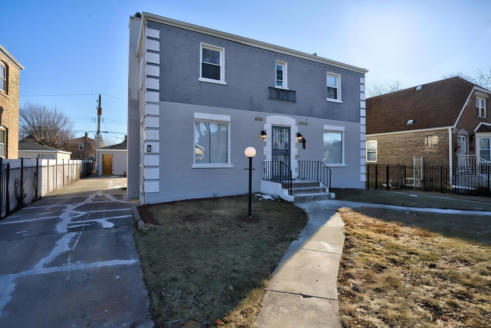 10549 S Prairie Avenue Property Photo