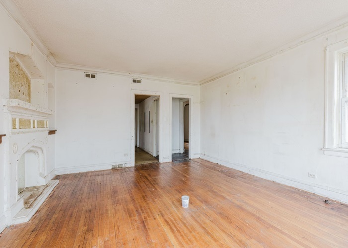 8642 S Euclid Avenue Property Photo 14