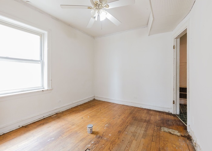 8642 S Euclid Avenue Property Photo 15