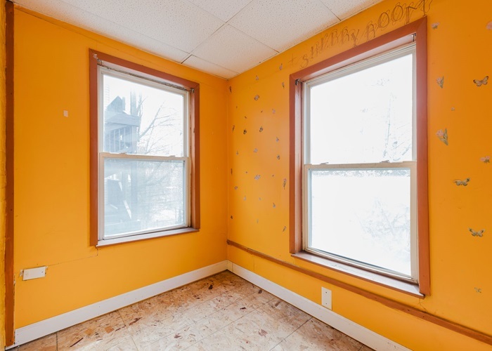 8642 S Euclid Avenue Property Photo 17