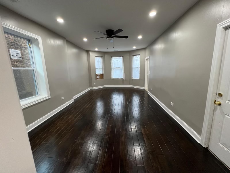 6337 S Artesian Avenue Property Photo