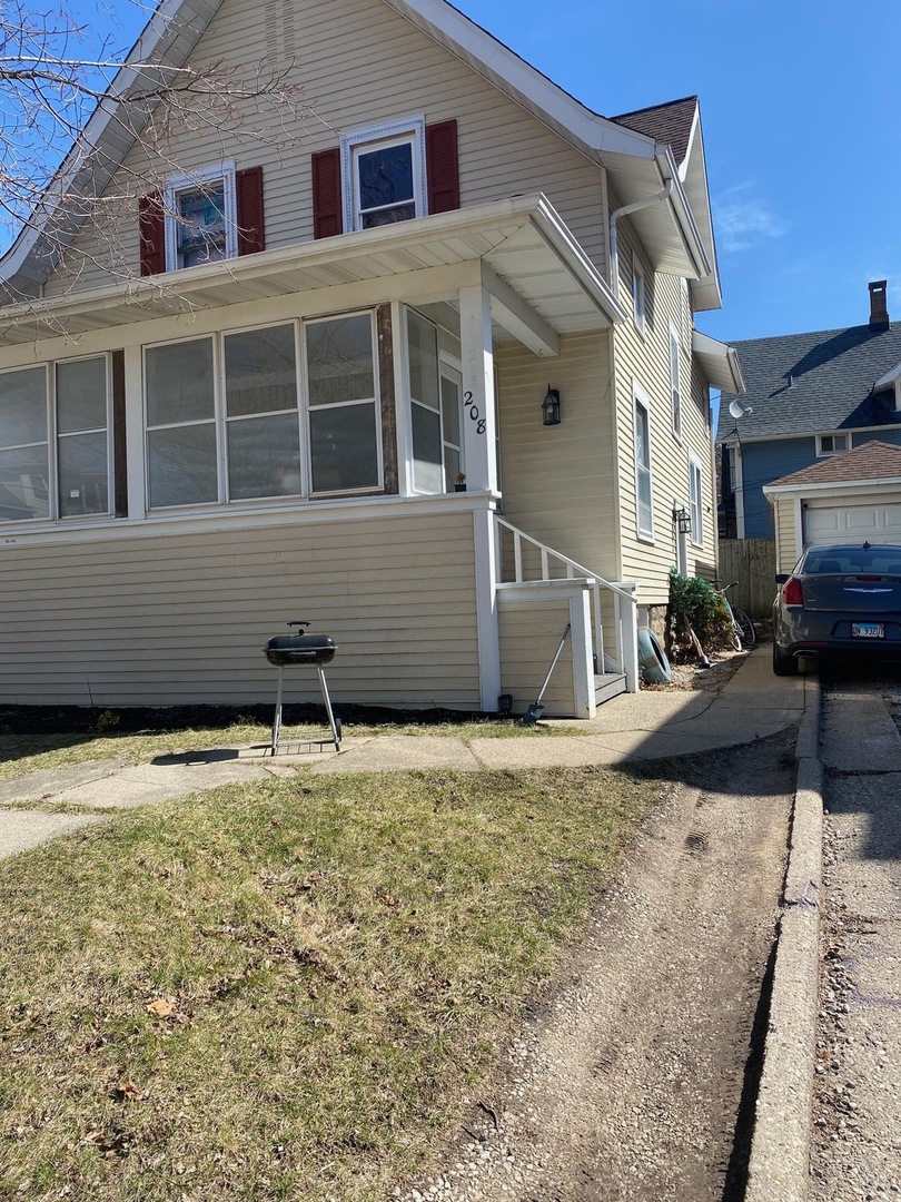 208 John Street Property Photo