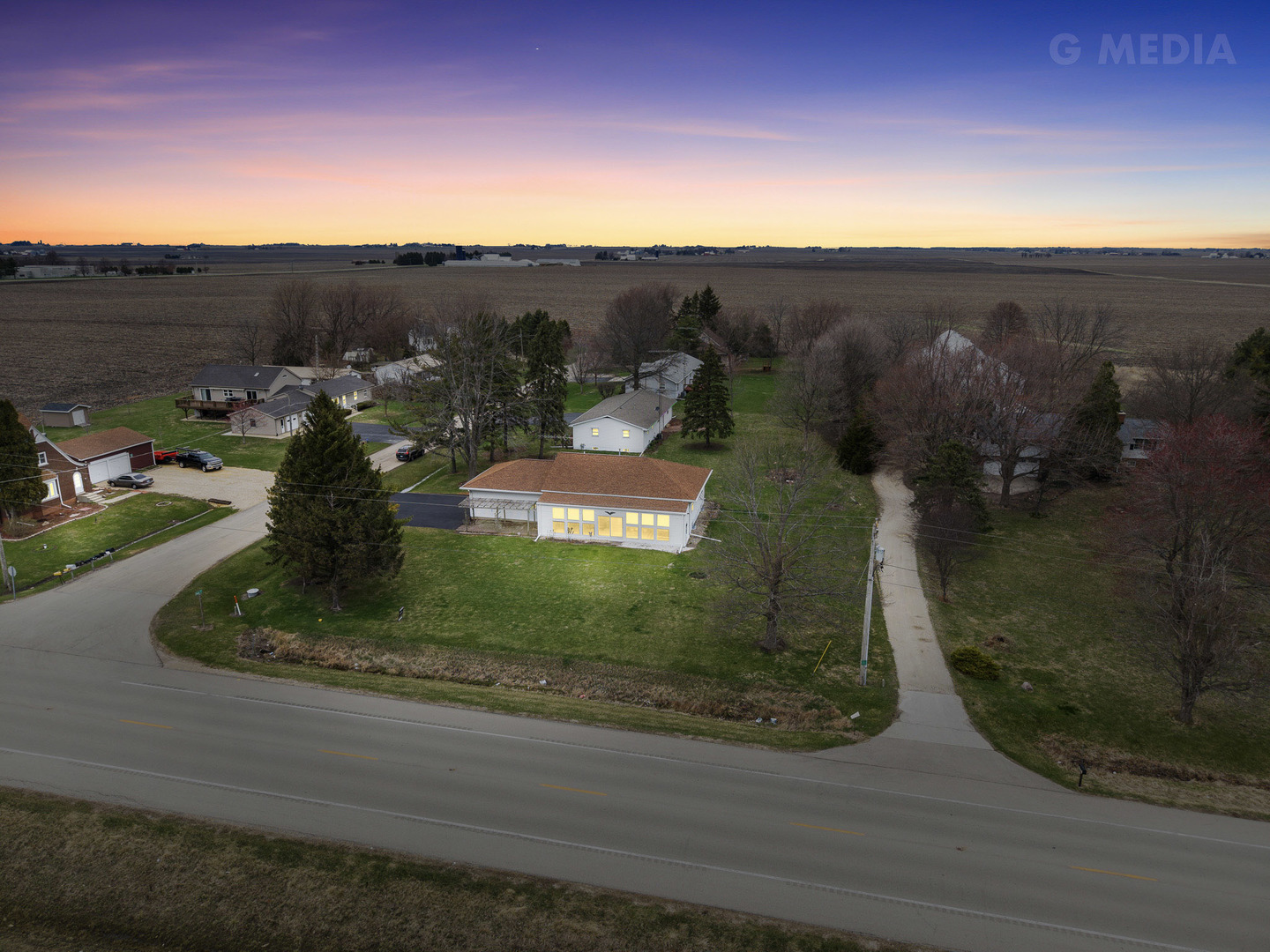 60150 Real Estate Listings Main Image