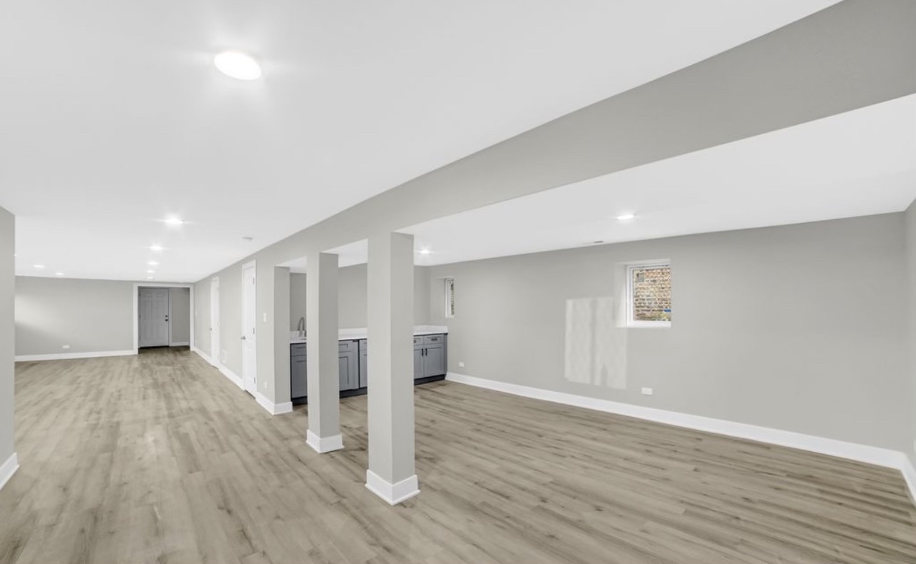 7801 S Union Ave Property Photo 2