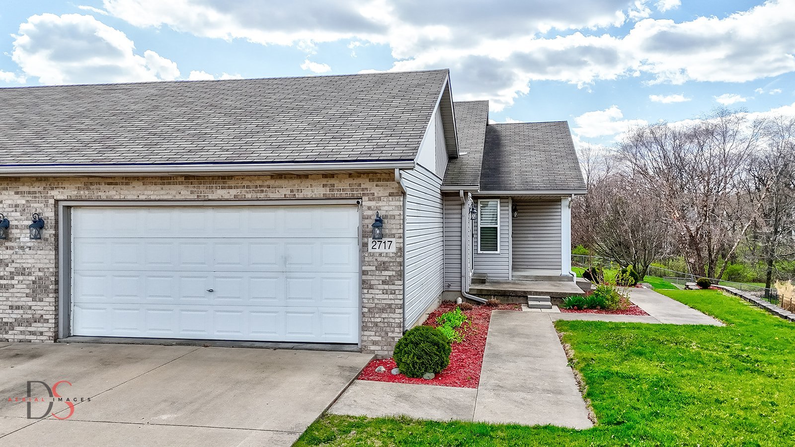 2717 Deer Court Property Photo