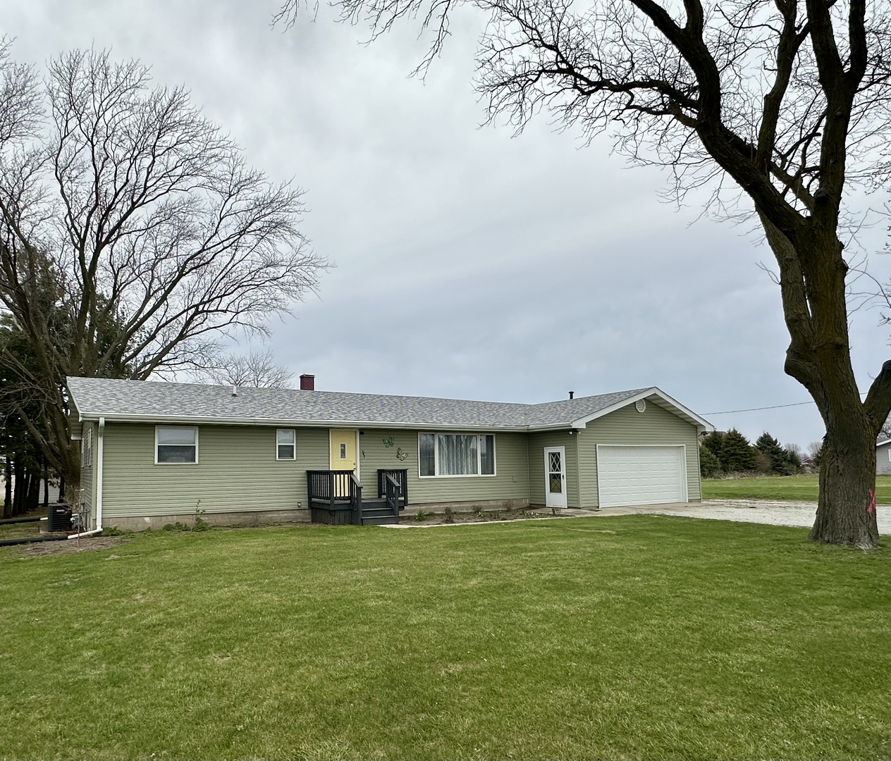 567 E 9000 Road Property Photo