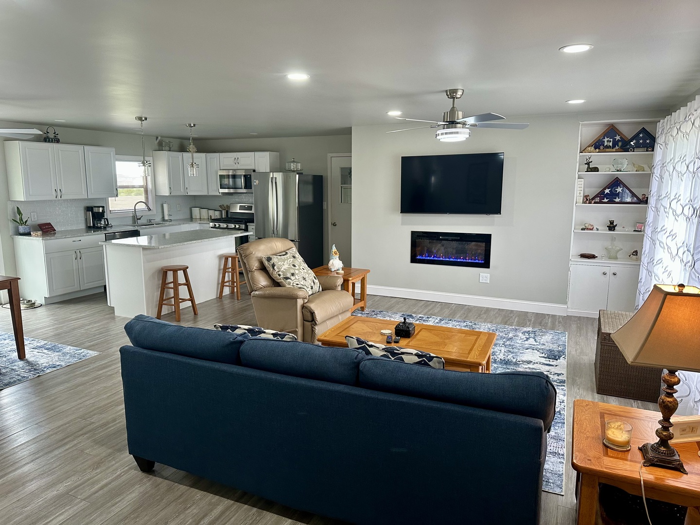 567 E 9000 Road Property Photo 2