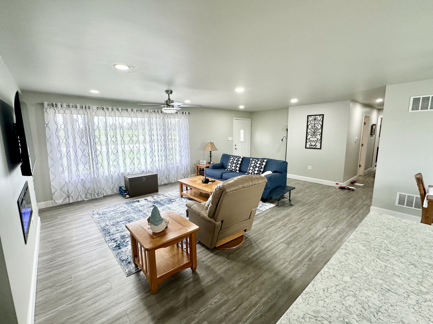 567 E 9000 Road Property Photo 3