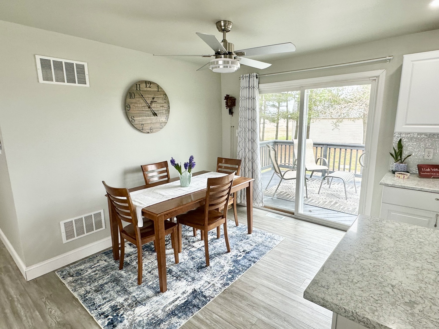 567 E 9000 Road Property Photo 5