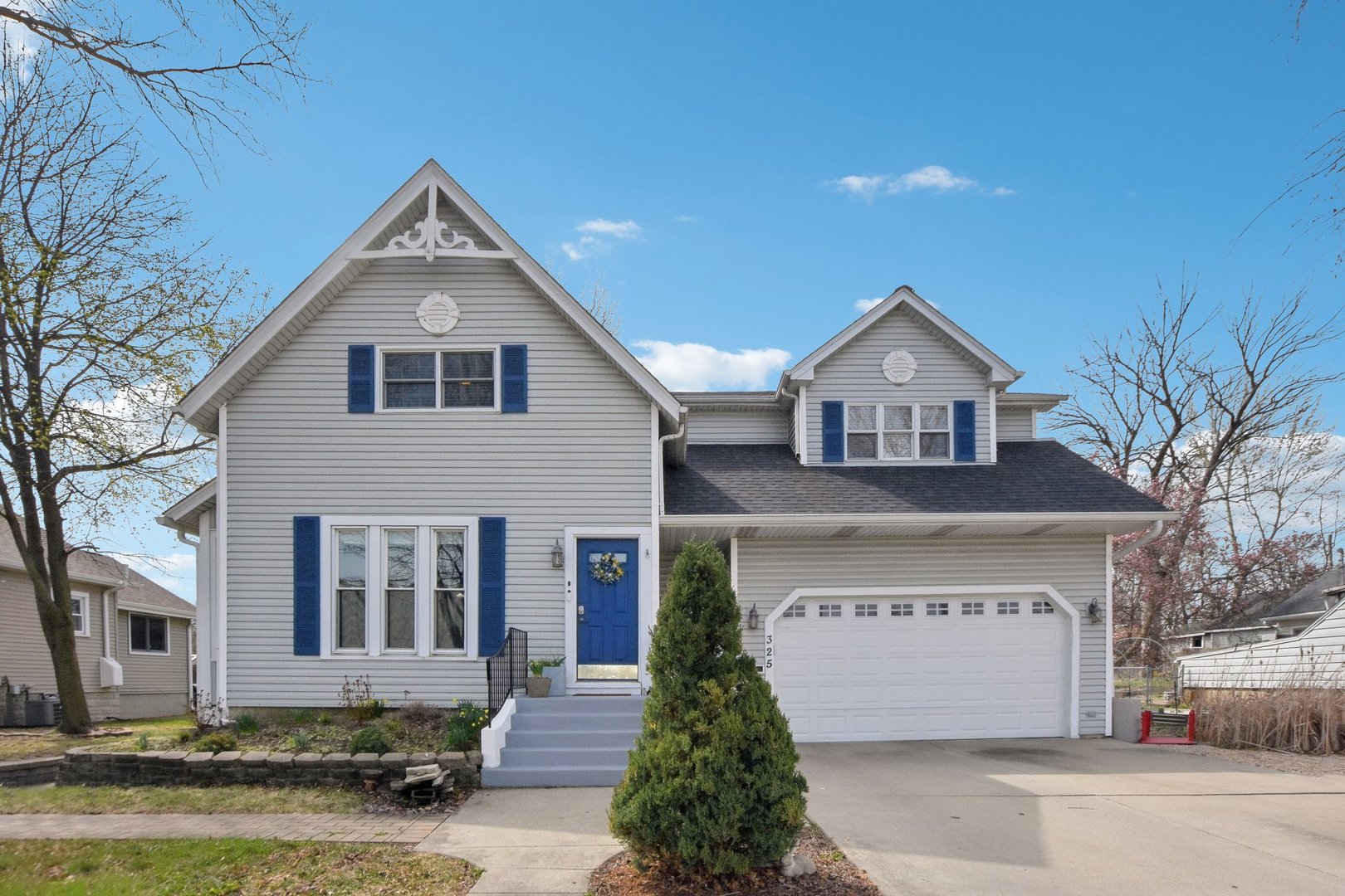 325 2nd Street Property Photo