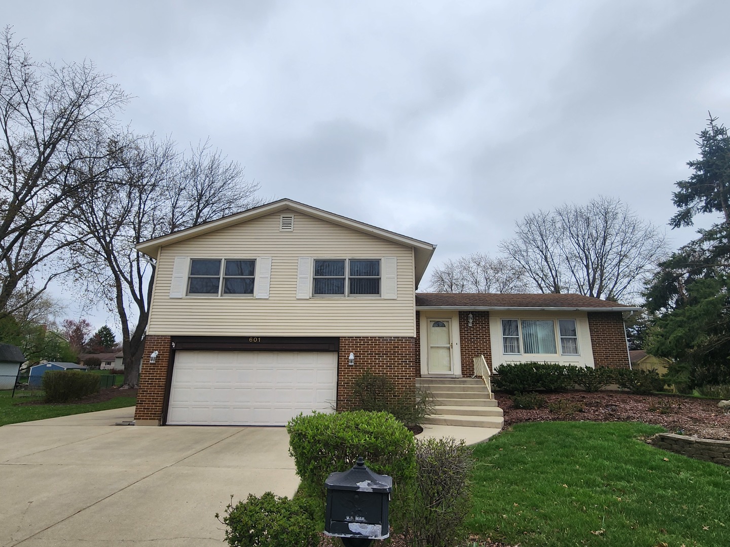 601 Orchard Court Property Photo
