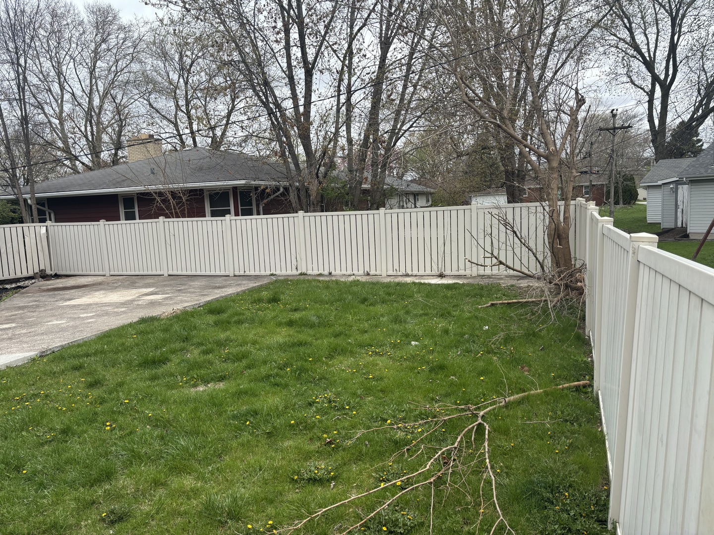 16083 School Street Property Photo 4