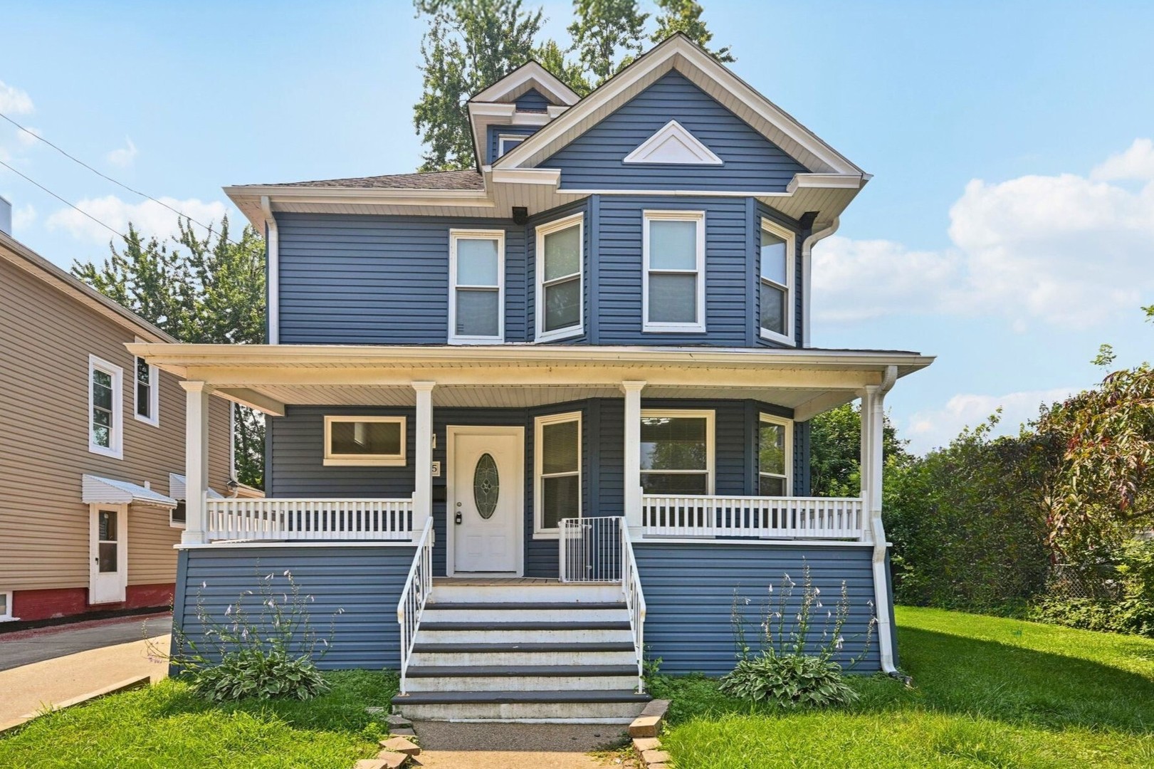 325 4th Street Property Photo 1