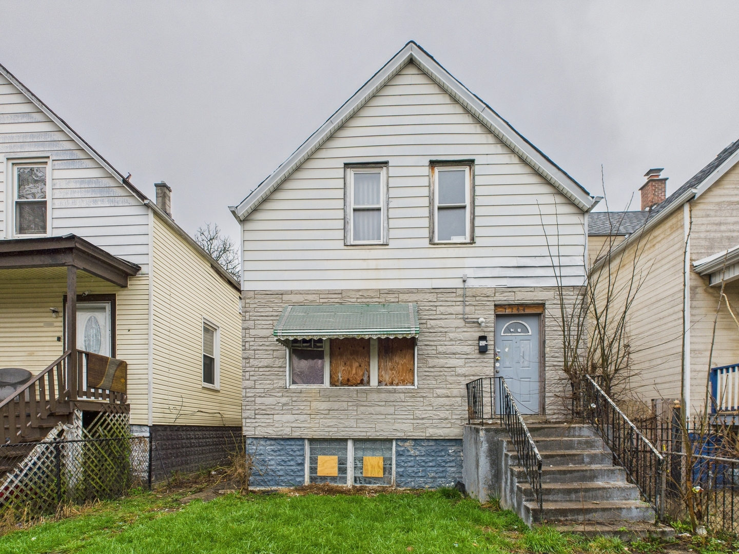 7144 S May Street Property Photo