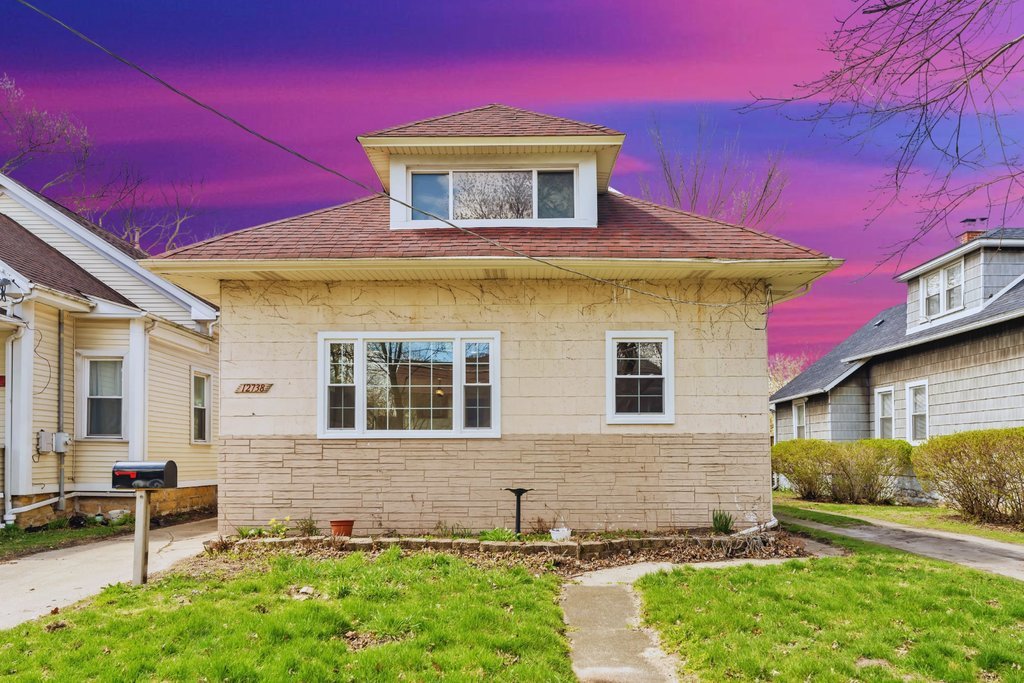 12738 Elm Street Property Photo