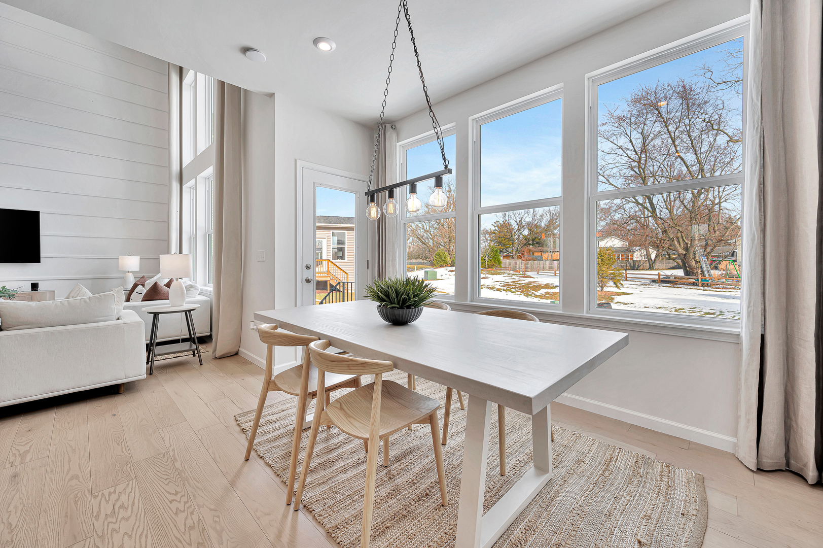 644 Branson Drive Property Photo 5