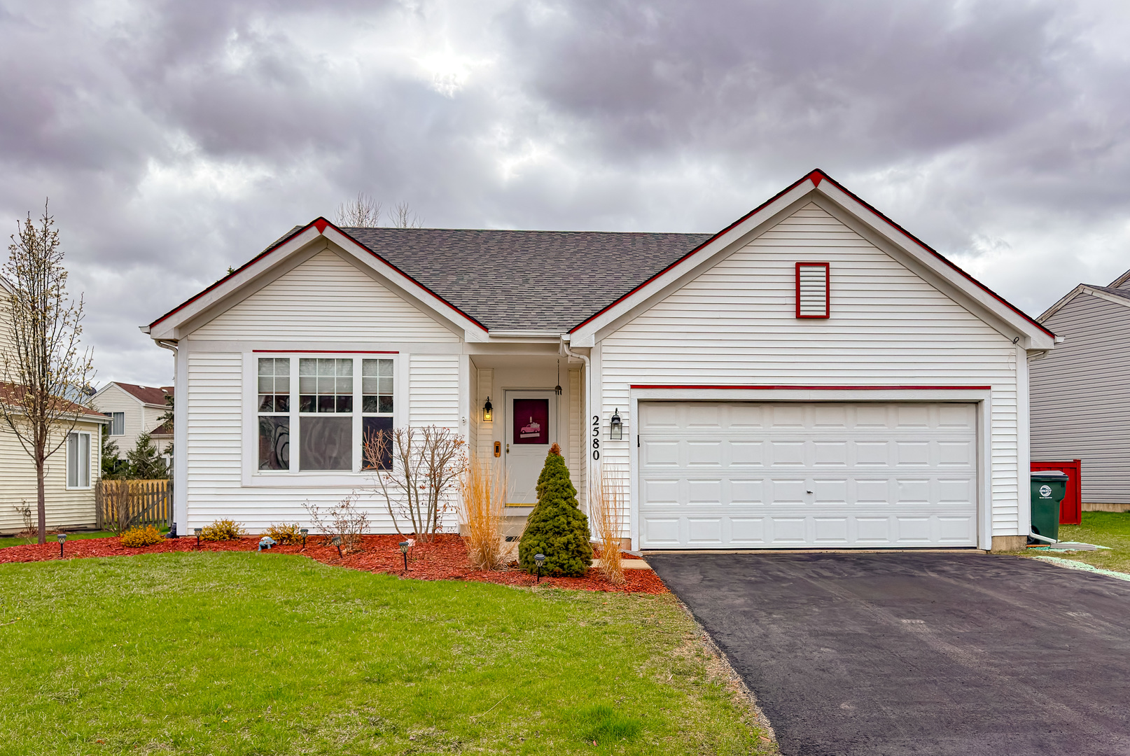 2580 N Stratford Lane Property Photo