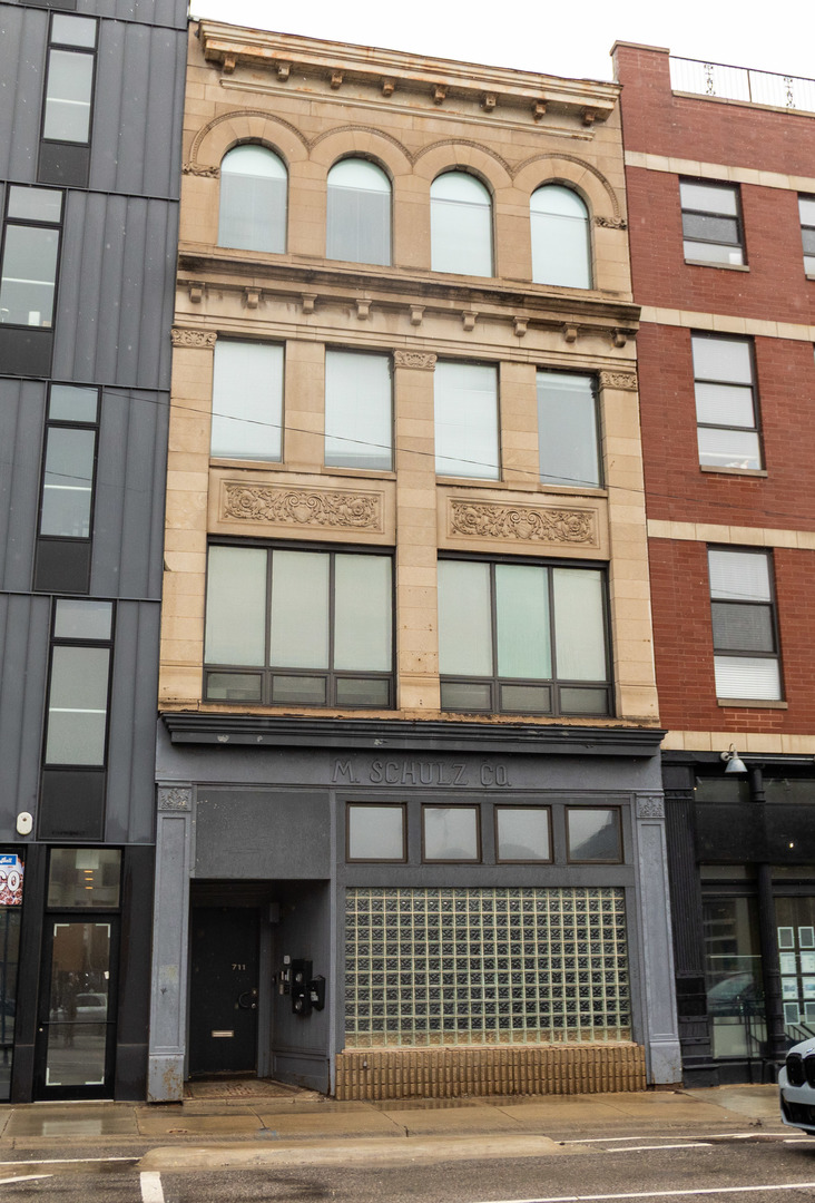 711 N Milwaukee Avenue 2 Property Photo