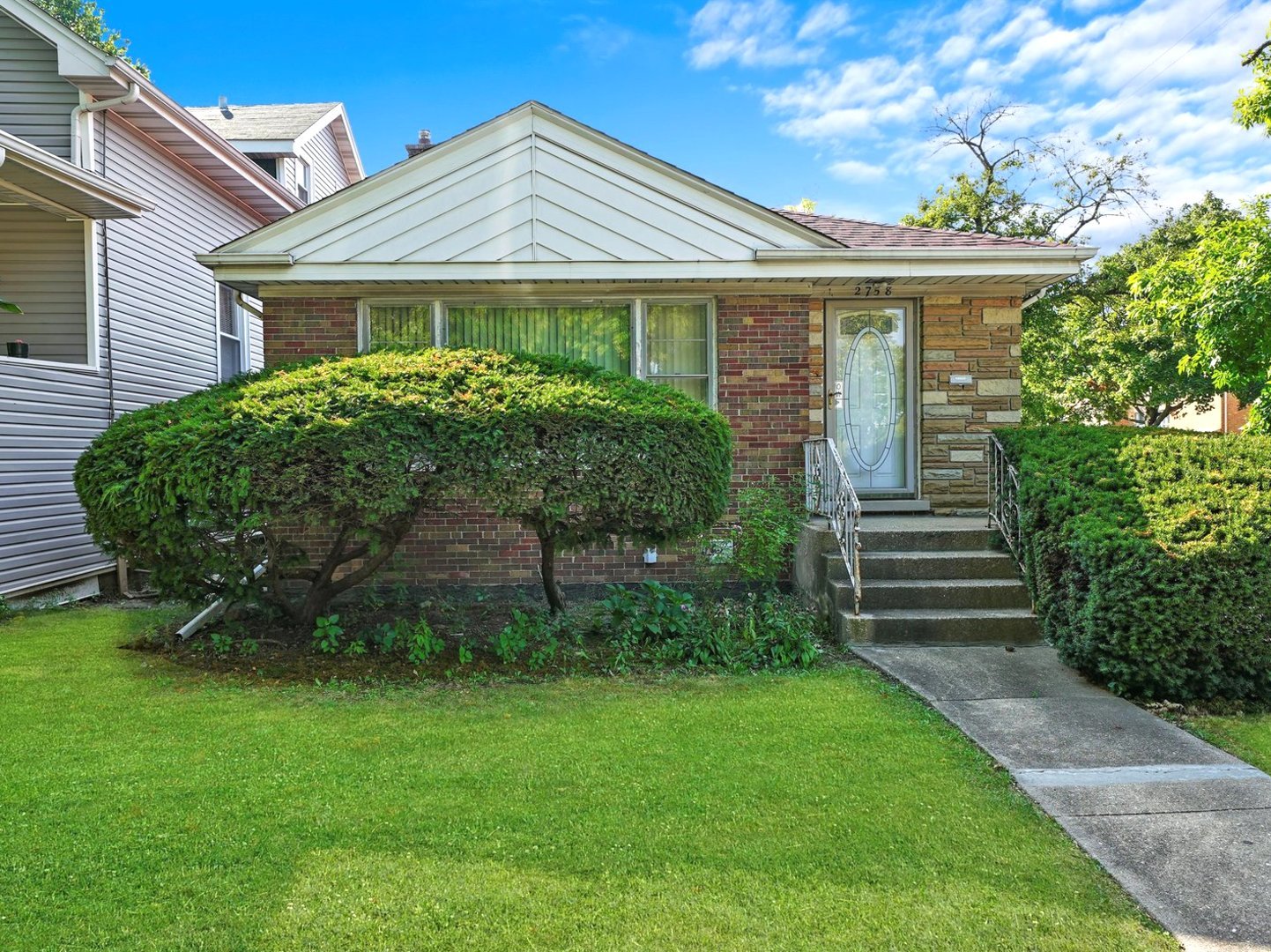 2758 N Newcastle Avenue Property Image