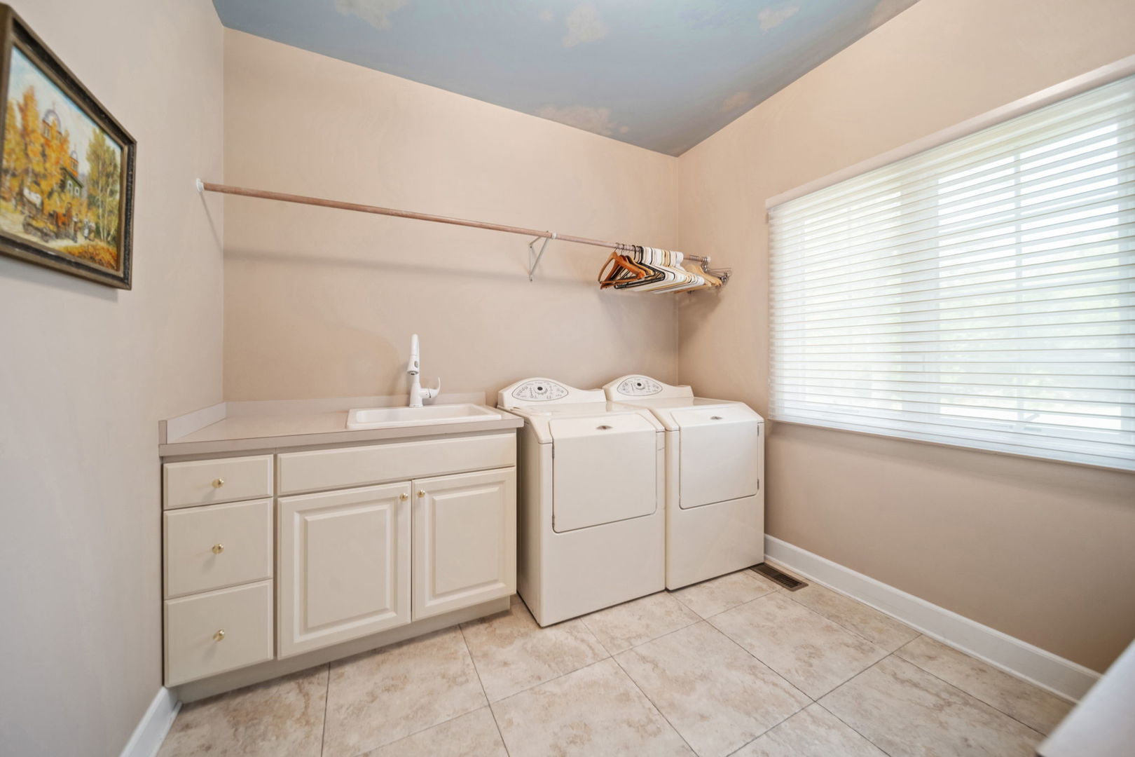 5632 Fairview Avenue Property Photo 8